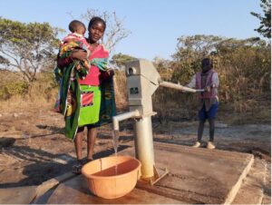 2000_Brunnen_Angola_Chilone-300x226